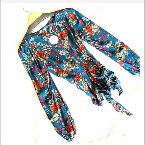 NWT Teal Floral Wrap Top - Open Back - Picture 2 of 3